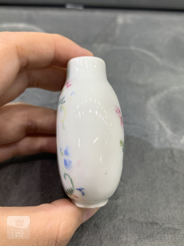 清道光粉彩宝相花卉纹鼻烟壶 - 图5